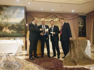 Il dott. Visconti assieme al figlio Marco con il nostro Presidente e Orazio de Lellis